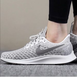 Nike Zoom Pegasus 35 grey and white tennis shoes